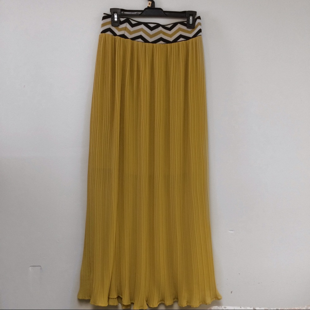 3 FOR $15!!! Philosophy Yellow Pleated Skirt